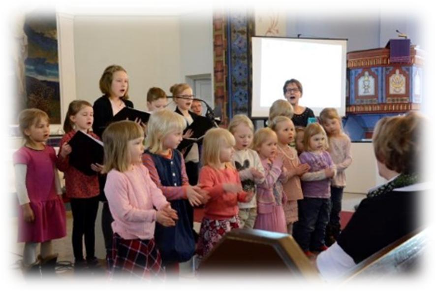 Kirkonmäki Kuhisee tapahtuma järjestettiin 9.4. kirkossa ja seurakuntatalolla.