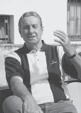 34 JÚL JÁN ZLOCHA (71, Slovensko, futbal) obranca, so Slovanom Bratislava víťaz PVP 1969 a majster Československa 1970, so Spartakom Trnava majster Československa 1968 a víťaz Stredoeurópskeho pohára