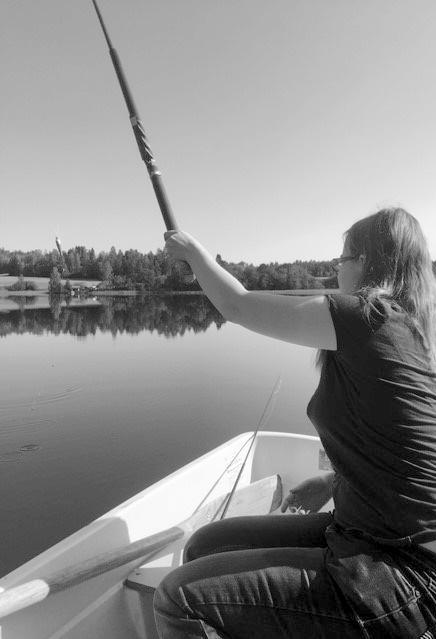 Yhdessäoloa, tekemistä ja hyvää ruokaa Olimme leirillä Sierlan leirikeskuksessa elokuun lopulla. Sierlan leirikeskus sijaitsee maaseudulla lammaslaitumien ja metsien äärellä, Pitkäjärven rannalla.