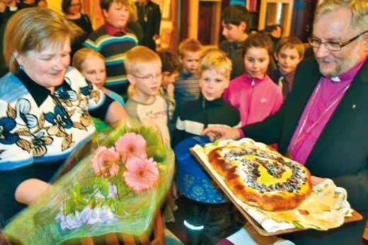 60 ja konservatiivinen tunnustuksellisuus kasvaa. - On pappeja ja seurakuntia, jotka hyvin selvästi haluavat kehittää jumalanpalvelusta ja liturgista perinnettä.