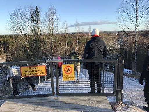 KESÄISIN TÄH?