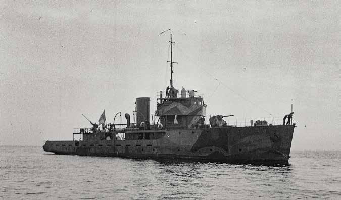 Miinalaiva Ruotsinsalmi toukokuussa 1942. SA-kuva, Wikipedia.org laivastomme strateginen asema merkittävästi heikentynyt.