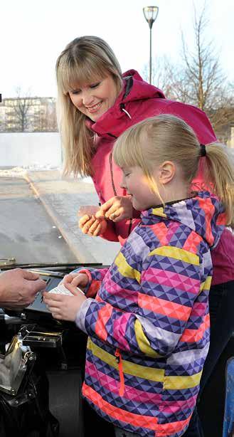 SÄHKÖISTEN ASIOINTIPALVELUIDEN TOTEUTTAMINEN Parannamme asiakaspalvelua lisäämällä sähköisen asioinnin mahdollisuuksia samalla tehostamme omaa toimintaamme.