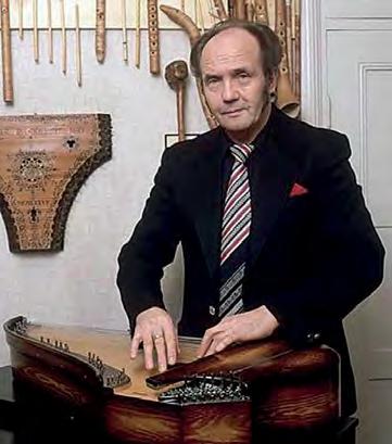 Monimutkaisempia melodioita varten tarvitaan kuitenkin enemmän kieliä. Niiden lukumäärä vaihtelee. 10-12 kielellä voi jo saavuttaa paljon (puolitoista oktaavia).