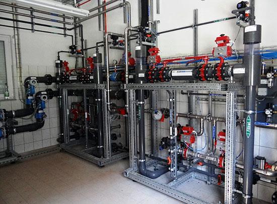 Lisäksi kemiallinen kestävyys on huippuluokkaa. CFM Systems mahdollistaa tehokkaampaa ja puhtaampaa vedenkierrätystä tuotantolaitoksille.