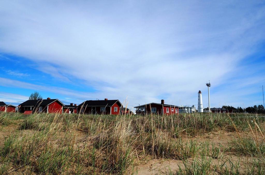 IHASTU HAILUODON AINUTLAATUISEEN LUONTOON Hailuodon pohjoinen saaristolaistunnelma on ainutlaatuinen.