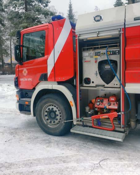 Aloite VPK:lta Cobran hankintaprosessi lähti liikkeelle vuoden 2016 keväällä, jolloin Tirilän VPK:n päällikkö Ville Hirvonen kävi ensimmäiset keskustelut Dafo Oy:n Lasse Moision kanssa.