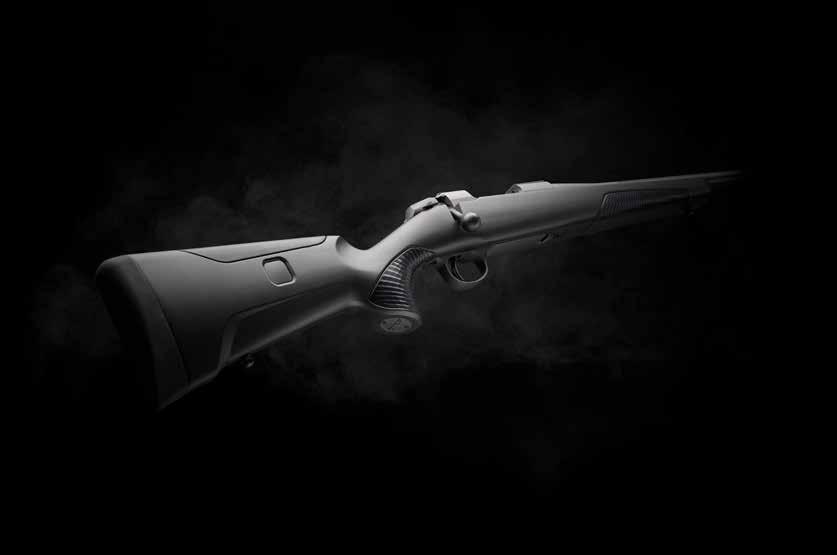 SAKO QUAD VARMINT Raskaspiippuinen versio puutukkisesta Quad-pienoiskivääristä. Etutukin levennys helpottaa ampumista tuelta, mutta antaa myös hyvän, pitävän otteen ilman tukea ammuttaessa.