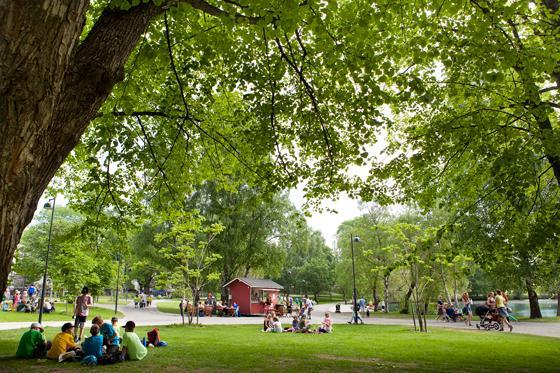 varmistamalla rakennetun ympäristön