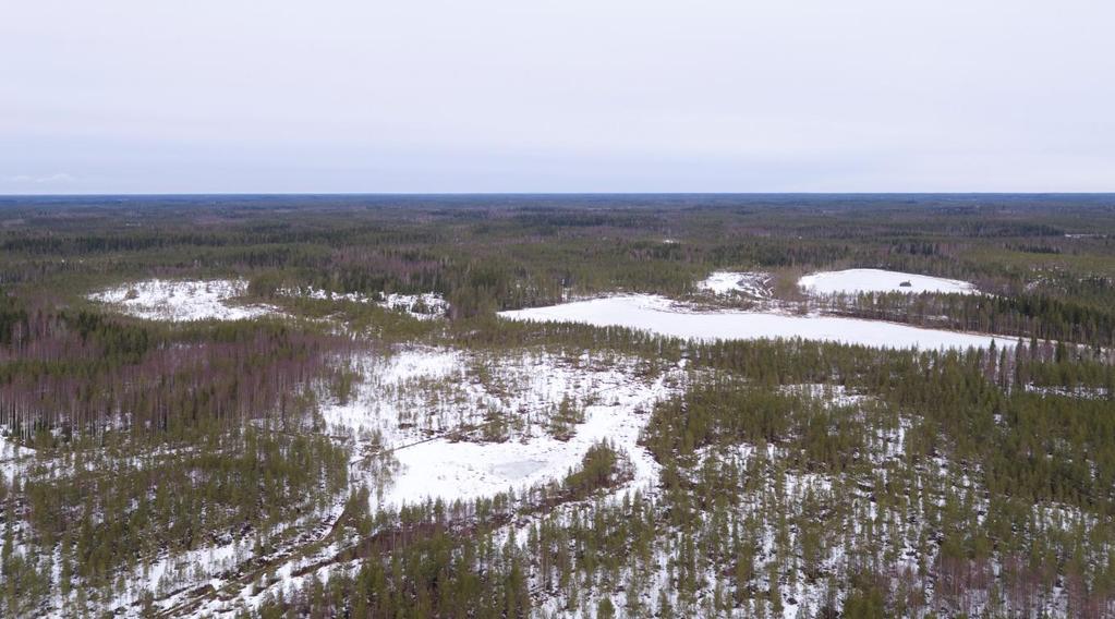 231 Kuva 6-9. Syväjärven louhosalue ilmasta (kaakosta) kuvattuna. Louhosalueet ja niiden ympäristöt ovat pääosin metsätalousmaisemaa ja korkeuserot alueella ovat vähäisiä.