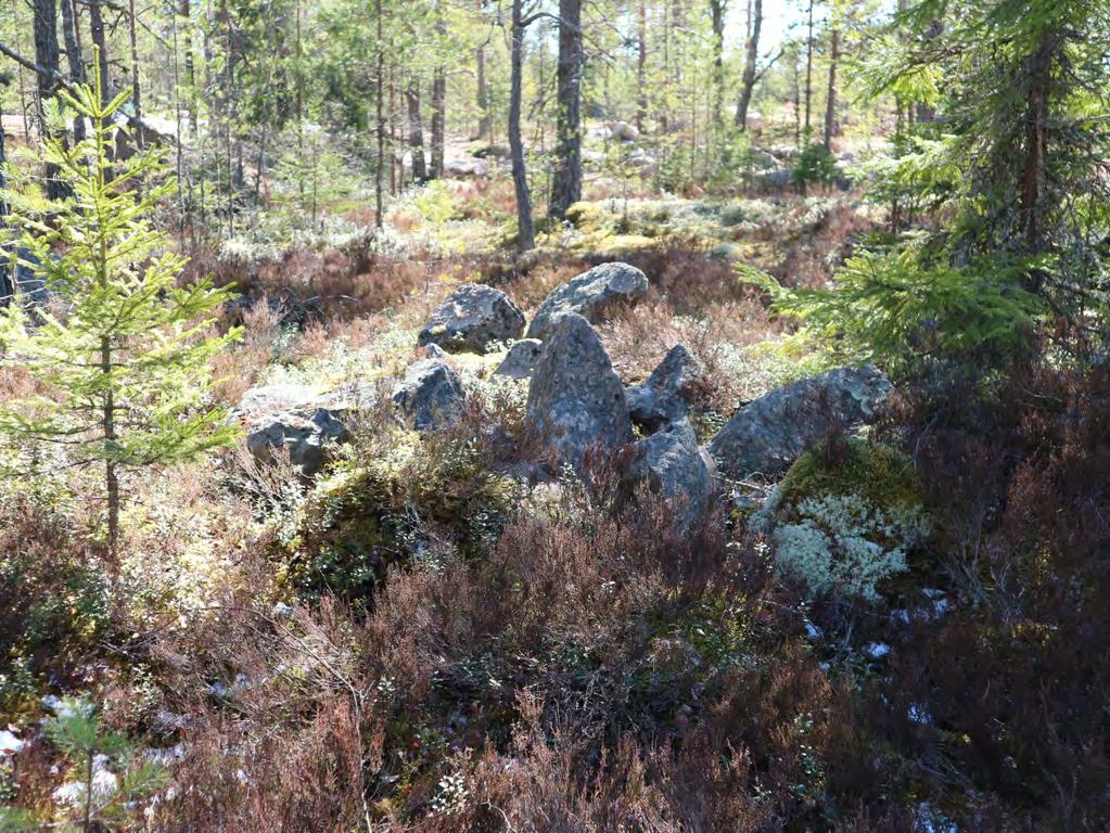 Jos nostetaan merenpinnan taso 16 m mpy eli pronssikauden loppuvaiheeseen niin näkyy, että tuolloin röykkiö on sijainnut kapean salmen itärannalla olleen niemen eteläosassa vajaan sadan metrin päässä