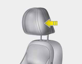 Autosi turvavarusteet VAROITUS Istuimen ja pääntuen vapautuspainikkeen väliin saattaa ilmestyä rako istuttaessa istuimelle tai sitä painettaessa tai vedettäessä. Varo, ettei sormi tms. jää väliin.