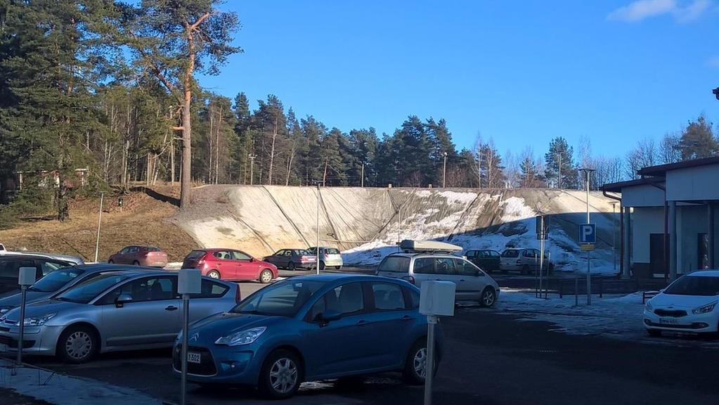 Kaupunginhallitus on 5.6.2017 154 päättänyt viedä kaupunginvaltuustolle 19.6. hyväksyttäväksi lähiliikuntapaikkahankkeen ensimmäisen vaiheen kustannusarvion sekä hankkeen aloitusluvan myöntämisen.