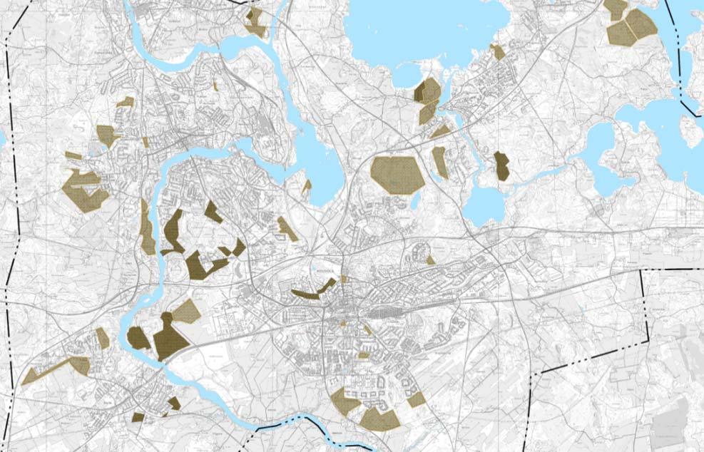 väestömuutoksiin. Työpaikkojen ja kaupan kerrosala ei vaikuta ennusteessa merkittävästi liikennetuotokseen vaan lähinnä liikenteen suuntautumiseen. Kuva 1.