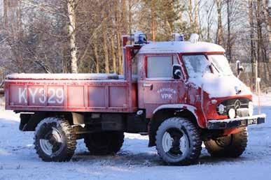 KALUSTOKULMA UNIMOG-SARJA, OSA 2 KALUSTOKULMA Ravijoen VPK Unimogistaan: Automaailman timantti,