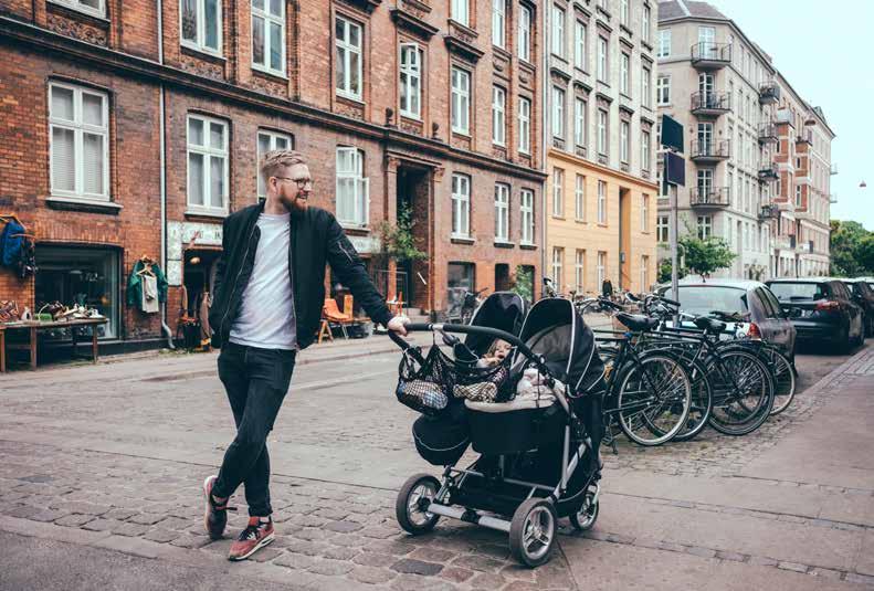 Tanska Niiden osuus, jotka tekevät verkko-ostoksia joka kuukausi* 61 % Niiden osuus, jotka tekevät verkko-ostoksia ulkomailta joka kuukausi* 31 % Arvioitu summa, jonka jokainen verkkokauppaasiakas