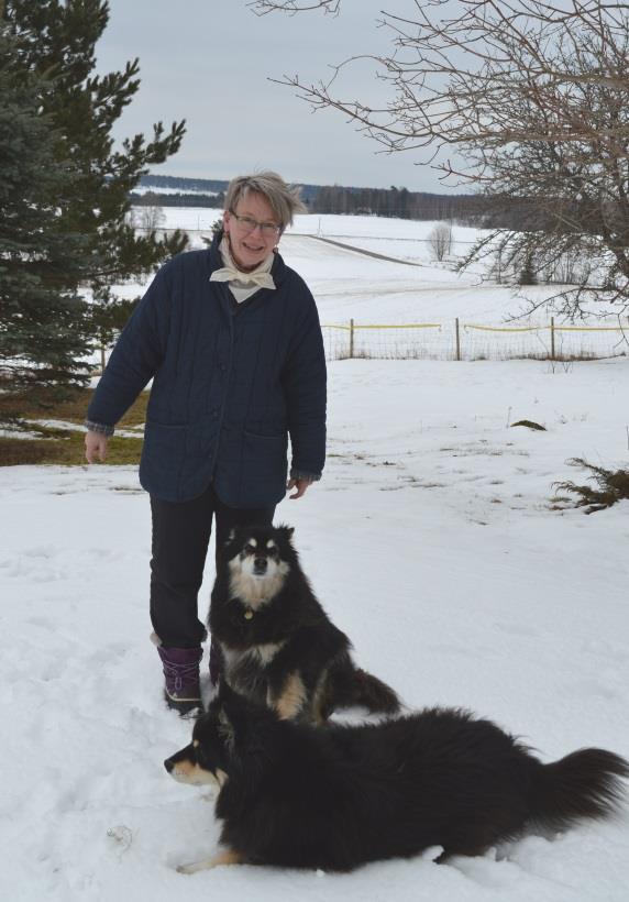 Salon omaishoitajat ry:n uudet hallitustoimijat esittäytyvät Kuka olen? Leena Kanerva, 58-vuotias mainosalan yksinyrittäjä ja omaishoitaja. Muutin pääkaupunkiseudulta Kiskoon n.