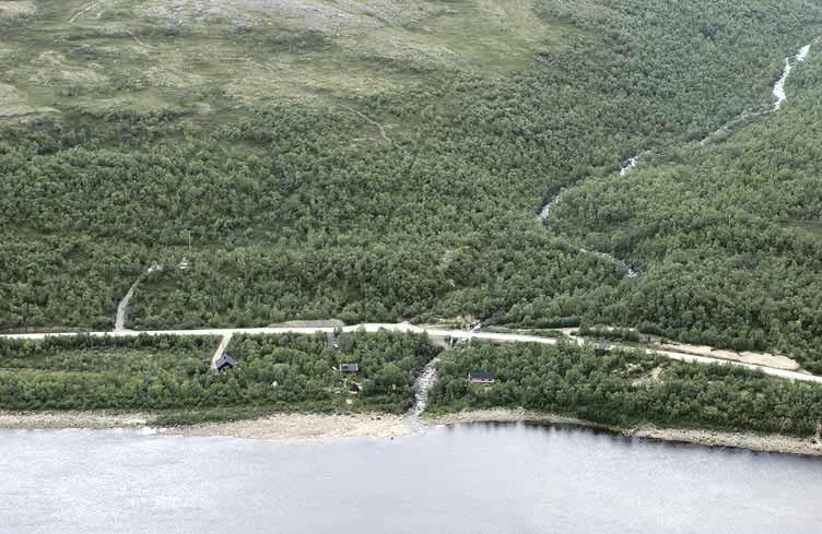 UTSJOEN OSA-ALUEEN OSAYLEISKAAVA - TENONLAAKSON RANTAOSAYLEISKAAVAT ( Kuva 4: Paddan jokilaakson suuosaa. Jokilaaksossa esiintyy monia harvinaisia kasvilajeja mm ruohosipulia.