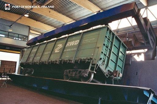 32 Kuva 9. Junavaunujen kaatolaite (Rail wagon tippler terminal, Kokkolan satama). 4.