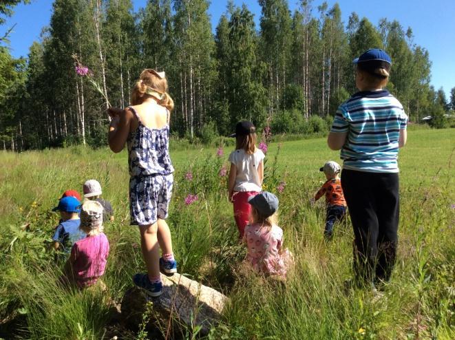 Kun lapsi sairastaa Sairas tai toipilas lapsi kuuluu kotihoitoon. Lapsen täytyy ryhmikseen tullessa olla ulkoilukelpoinen.