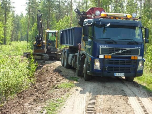 kpl 2 kpl 1 kpl 2 kpl 4 kpl 1 kpl 1 kpl 15 kpl 2 kpl 6 kpl Lisäksi: taso- ja putkilaserit, maantiivistäjät,