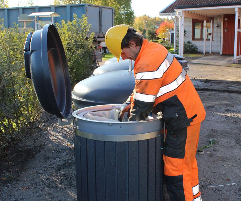 Nostolenkkien poisto Kuva 3. Säkkien avaaminen, suoristaminen ja paikalleen laitto Kuva 4.