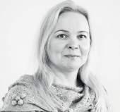 YTM Päivi Annika Kauppila on työskennellyt sosiaali-, terveys- ja kuntoutussektorilla niin sosiaalityöntekijän kuin opettajan tehtävissä sekä useissa kehittämis- ja tutkimushankkeissa.
