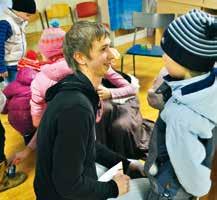 Nuorten ajatuksia palvelemisesta PAIKKANI KIRKOSSA Ilja Gradov Nizhni Novgorod: Olen osa isompaa kokonaisuutta. Elämäni koostuu yksityiskohdista, joilla on tietty merkitys laajemmassa kokonaisuudessa.
