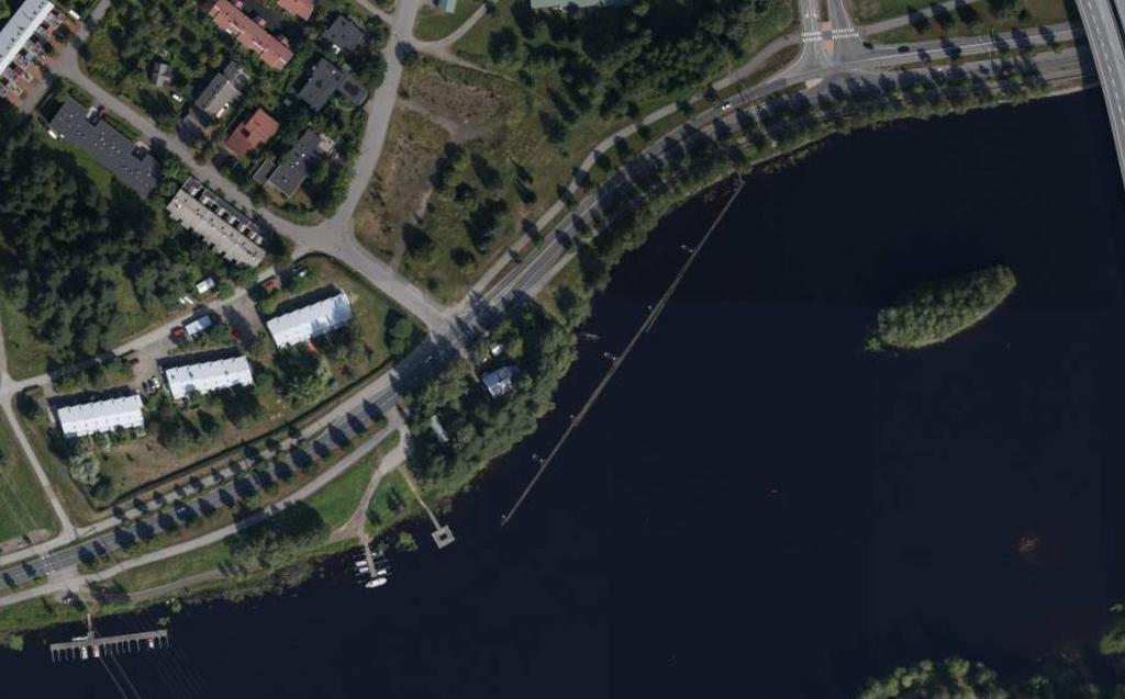 kaupunginosan puisto-, vesi- ja katualueita. Muutosalueen likimääräinen rajaus ( Blom 204) Suunnittelutehtävä Kaavamuutos on käynnistynyt Joensuun kaupungin aloitteesta.