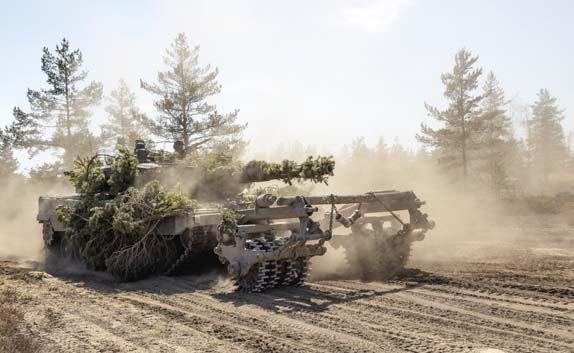 ratsuväkirykmentin eskadroonasta sekä Yhdysvaltain merijalkaväen (USMC) Euroopan ja Afrikan joukkojen panssarivaunujoukkue.