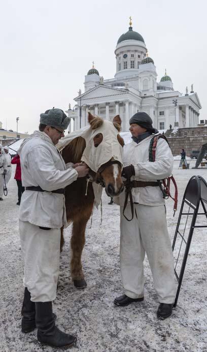tykistönkenraali Vilho Nenosen ja Marsalkka Mannerheimin muistomerkille.