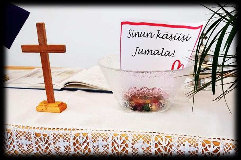 toteutuksesta. Suntio vastaa käytännön järjestelyistä. Omien jumalanpalvelustehtäviensä lisäksi diakonian ja kasvatuksen työntekijät välittävät jumalanpalvelukseen kärsivien ja lasten äänet.