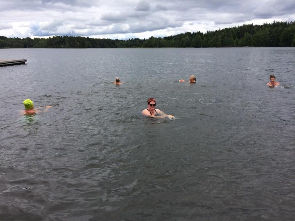 Vesiliikunta Vesiliikunnan terveysvaikutukset Vesi käy harjoitteluympäristönä henkilöille, joille ei sovi maalla harjoittelu rajoitteiden tai kivun takia.