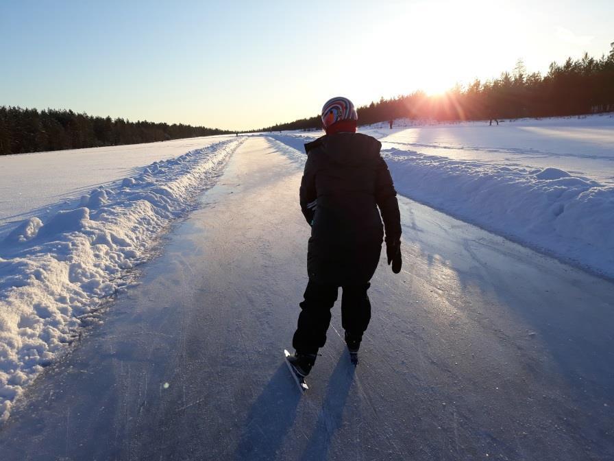 Muu toiminta Jäähallin maksuttomat yleisövuorot, Kuoppanummentie Nummela Viikot 38 15: ma alle 12v. mailalliset klo 15.00 16.30 ke mailalliset klo 15.00 16.30 ti, to, pe mailattomat klo 15.00 16.30 su mailattomat klo 12.