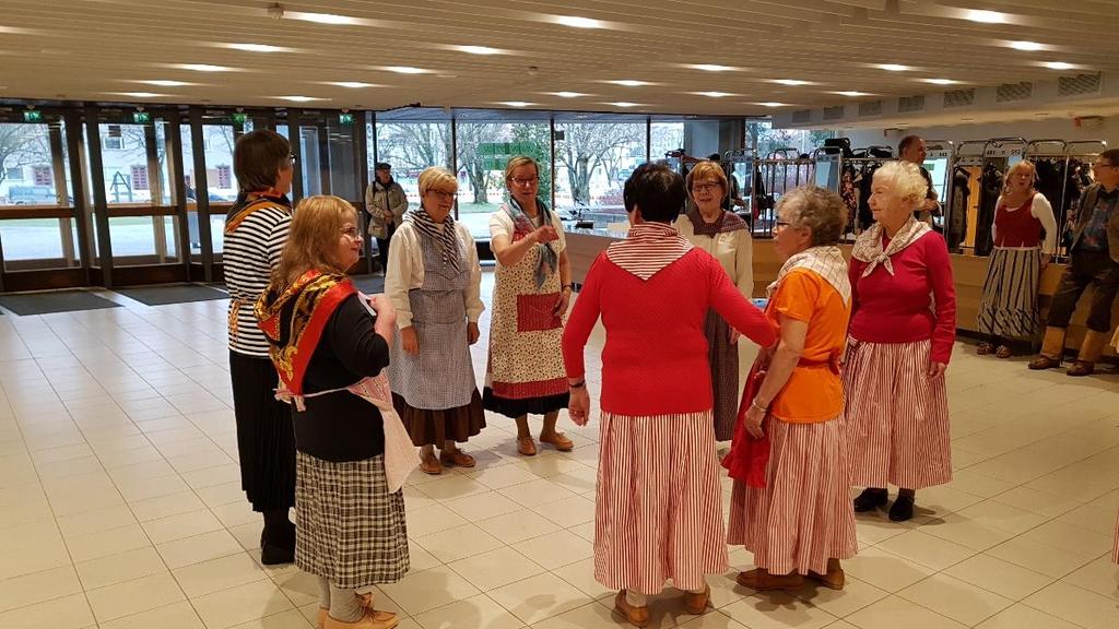 Toimintaamme tukivat lahjoittamalla arpajaispalkinnot Tammertukku, K-Citymarket Turtola, T:mi Pirjon Perinnekäsityö, Tiia Salonen, viljelijä/ kauppias Matti Kaukonen Pälkäne ja Pirjo