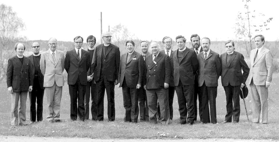 Pastori Jouko Martikainen, teol.tri Jukka Thurén, professori Kauko Pirinen, piispa John Vikström, pastori Risto Cantell, arkkipiispa Martti Simojoki, piispa Aimo T. Nikolainen, apul.prof. Kalevi Toiviainen, teol.