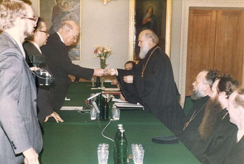 Kädenojennus