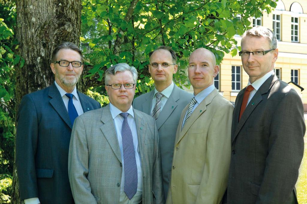 Hallitus vasemmalta : Reijo Sundell, Veijo Ryhänen, Pekka Leskelä, Sasu Valkamo ja Jarmo Tanhua.