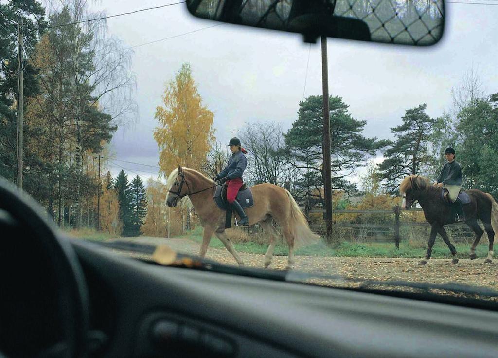 Liikenne Mitkä asiat saisivat sinut lisäämään julkisen tai kevyen liikenteen tai kimppakyytien käyttöä tallimatkalla?