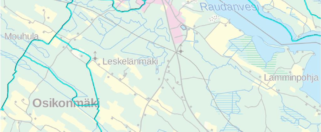 Pidemmät vaellus- ja latureitit alkavat samasta paikasta. Lähiympäristössä taajaman länsipuolella on suunnistusalue, jossa sijaitsee useita kiintorasteja.