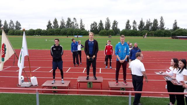 Venla Ranta (3000m ej 11.) 19-vuotiaiden SM-kisat Kauhava Santeri Kuusiniemi (M19 100m kultaa, 200m kultaa ja 110m aj kultaa) Juuso Petäjäsuo (M19 kiekko 12., pituus 14. ja 100m 27.