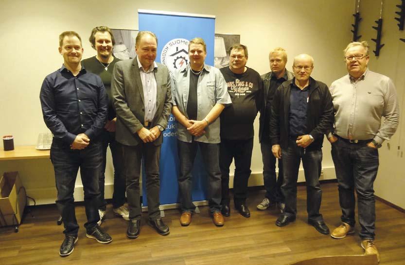 Hallituksen kuulumiset! Koulutusreformi Hallitus on kokoontunut kaksi kertaa tämän syksyn aikana. Lokakuussa hallitus kokoontui Espoossa Scanofficella.