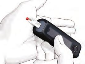MITTAUS 6. Nosta pistolaite suoraan ylös ja irti ihosta niin, ettet tuhri verta. 7. Tee mittaus välittömästi hyvän veripisaran muodostuttua (ks. kuva).
