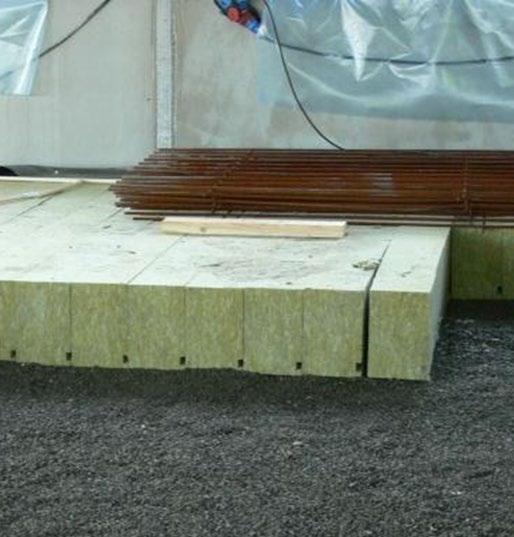 Kuiva maanvarainen alapohja Tutkimusasetelma: 80mm pinnoittamaton betonilaatta, jonka alla 200mm kivivillaa vs. EPS eristettä. Rakenteen alla on 300mm paksu sorapatja kapillaarikatkona.