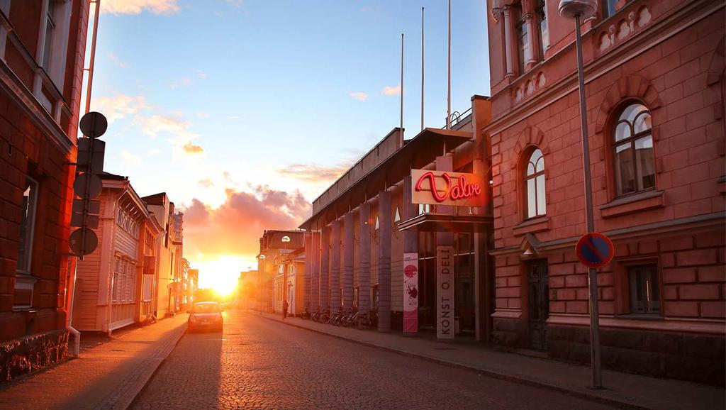 OULU 413 VUOTTA YLI 200 000 ASUKASTA Suomessa eletään suhdannehuipun aikaa, ja myös Oulun seudulla talous kasvaa ja työllisyys paranee.