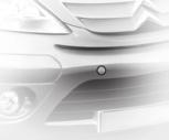 HINAAMINEN - NOSTO Irrotettava hinaussilmukka Hinaussilmukka on irrotettavissa ja se voidaan kiinnittää sekä auton etu- että takapäähän.
