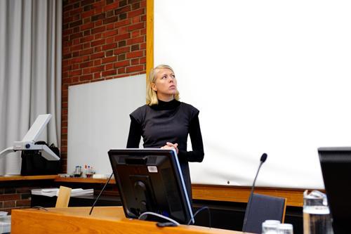 Yliopiston apteekin palvelu on tutkitusti Suomen parasta, sen perässä tulevat tasaväkisinä muutamat kauppaliikkeet, mm. kaikille tuttu pitkäripainen.