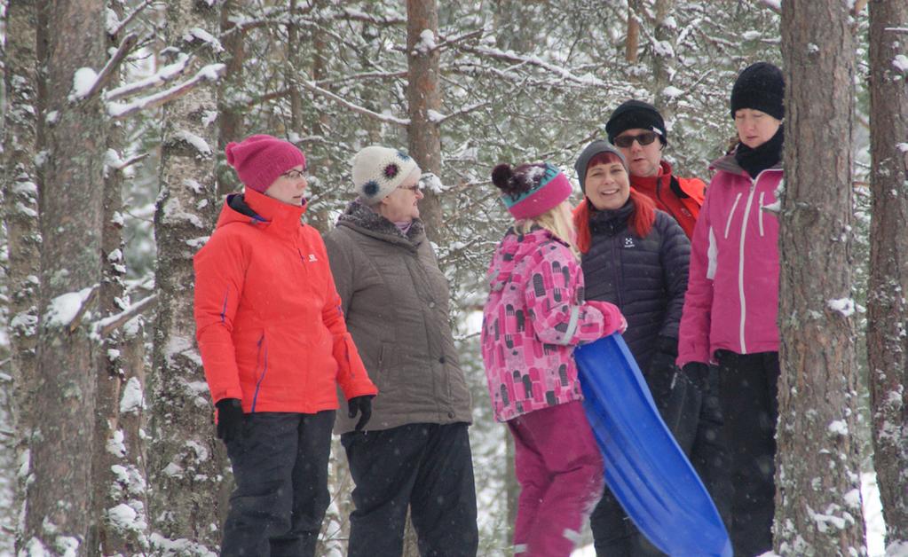 Märynummen kyläyhdistyksen teltasta tarjottu Hellbergin Mikan maukas hernesoppa teki