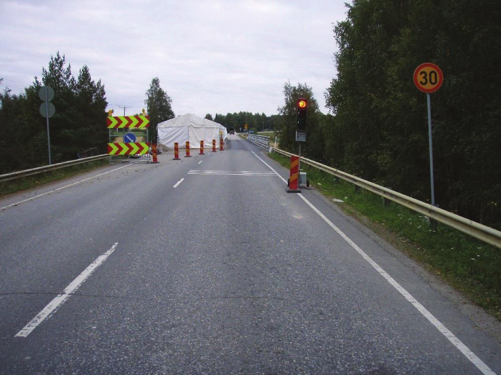 SILKO 2.811 VEDENERISTYKSEN UUSIMINEN KERMIERISTYKSENÄ 4 5 TYÖVAIHEVAATIMUKSET 5.1 Valmistelevat työt Vaurion syy on selvitettävä ja otettava huomioon uutta pintarakennetta valittaessa.