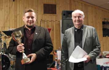 rallisarjan III:n ja jäsentenvälisen rallisprint-sarjan I:n palkinnon (isän